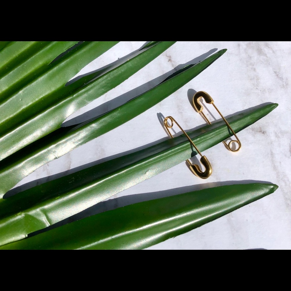 Frankie Safety Pin Earring